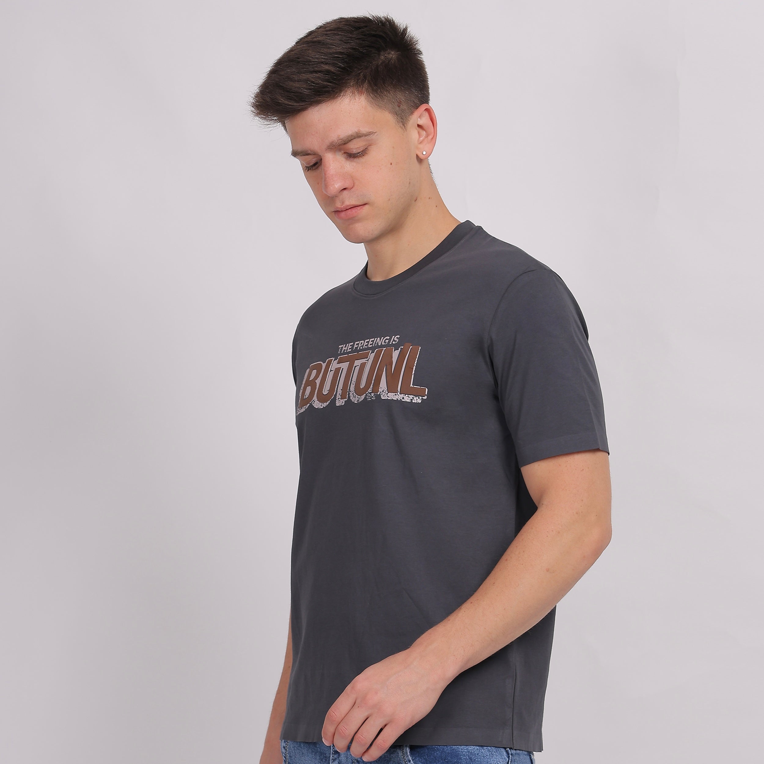 Butunl Statement Graphic Tee