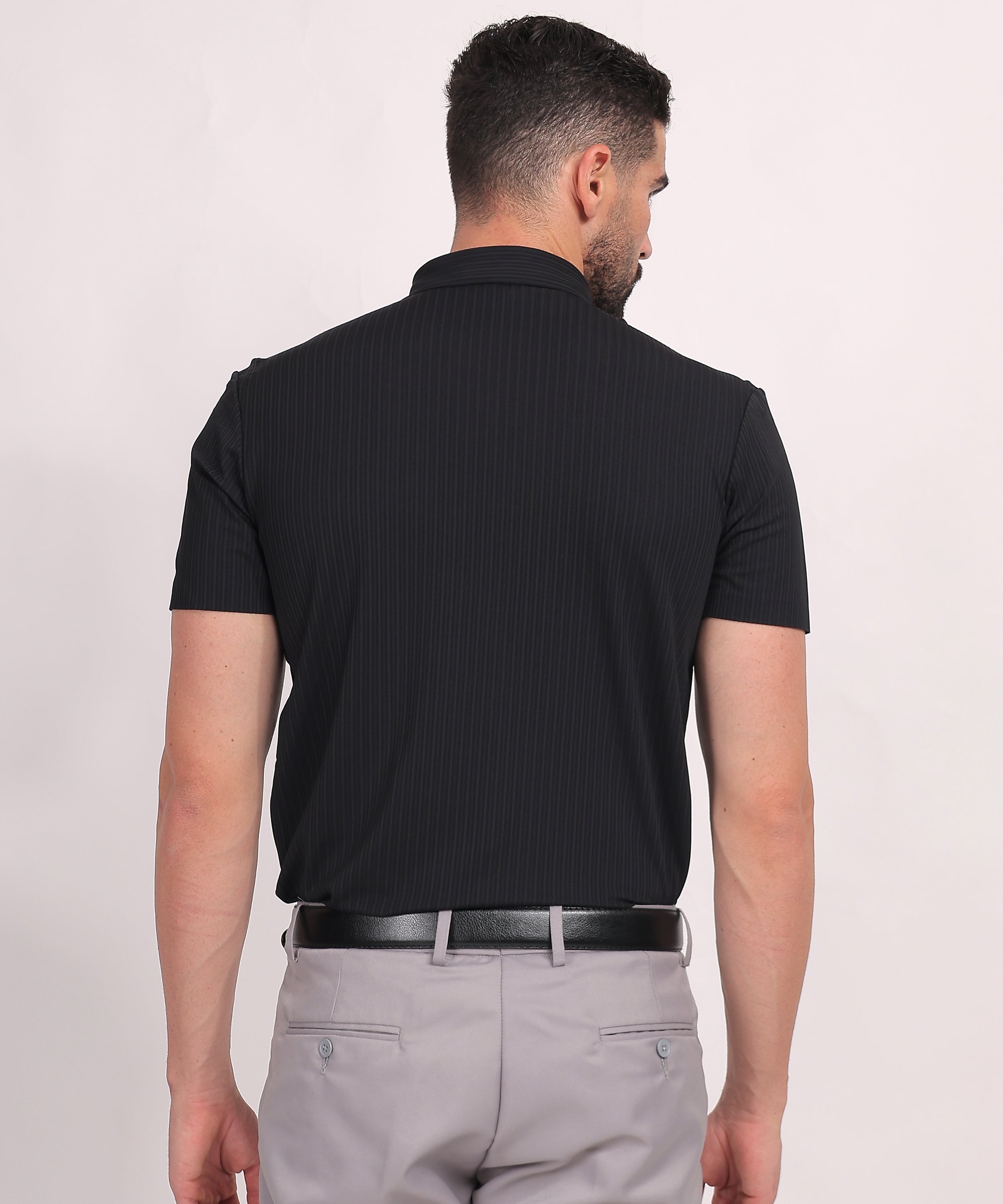 Black Stitchless Textured Short Sleeve Shirt