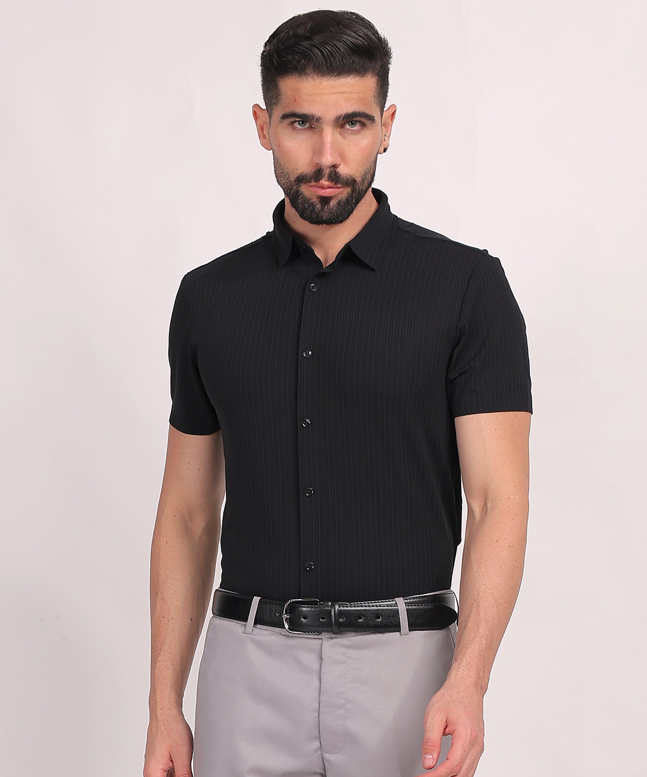 Black Stitchless Textured Short Sleeve Shirt