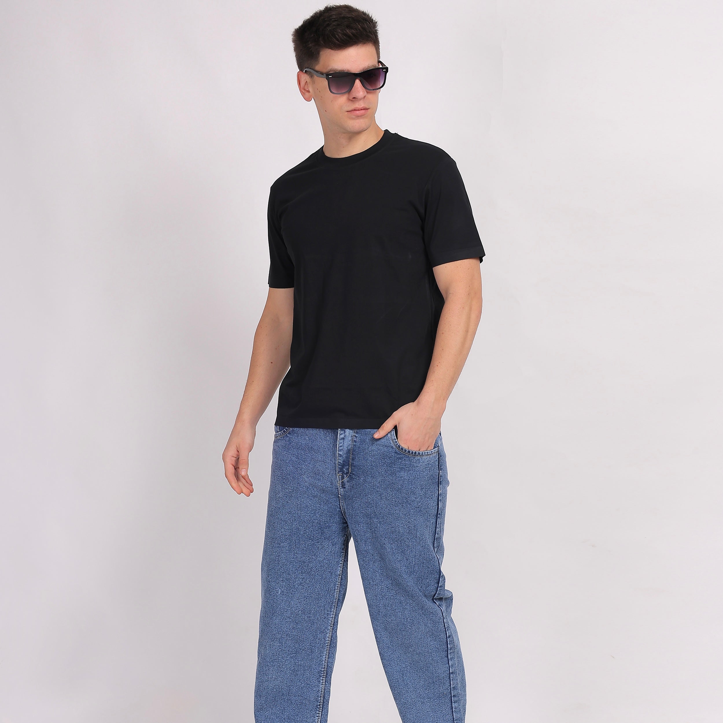 Minimalist Black Plain Tee